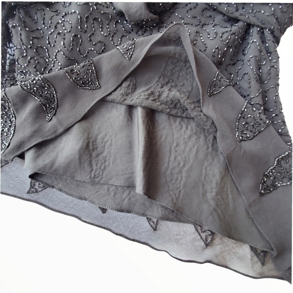 JKARA NY sz L black beaded blouse top flare sleeve scoop V neck angle hem - Picture 6 of 13